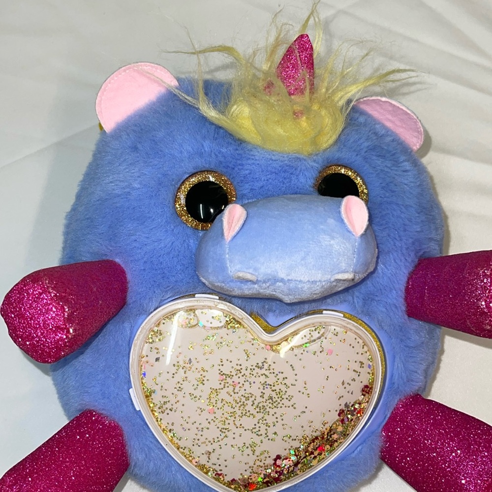 Zuru Rainbowcorn with detachable glitter heart clip